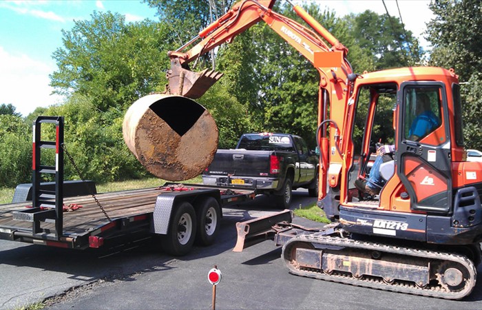 Removing residential fuel oil tank for transport