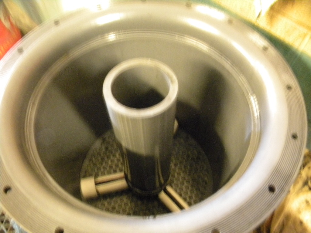 Oil-water separator tank completely clean and sludge-free